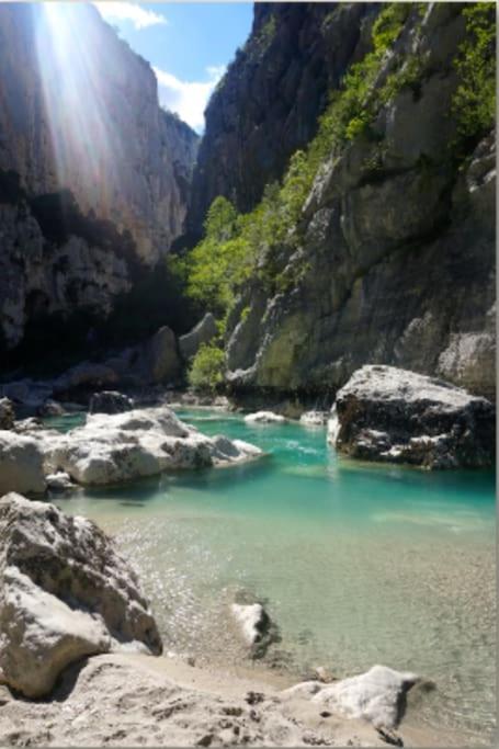 Appart T3 au coeur de Gréoux-les-Bains Extérieur photo